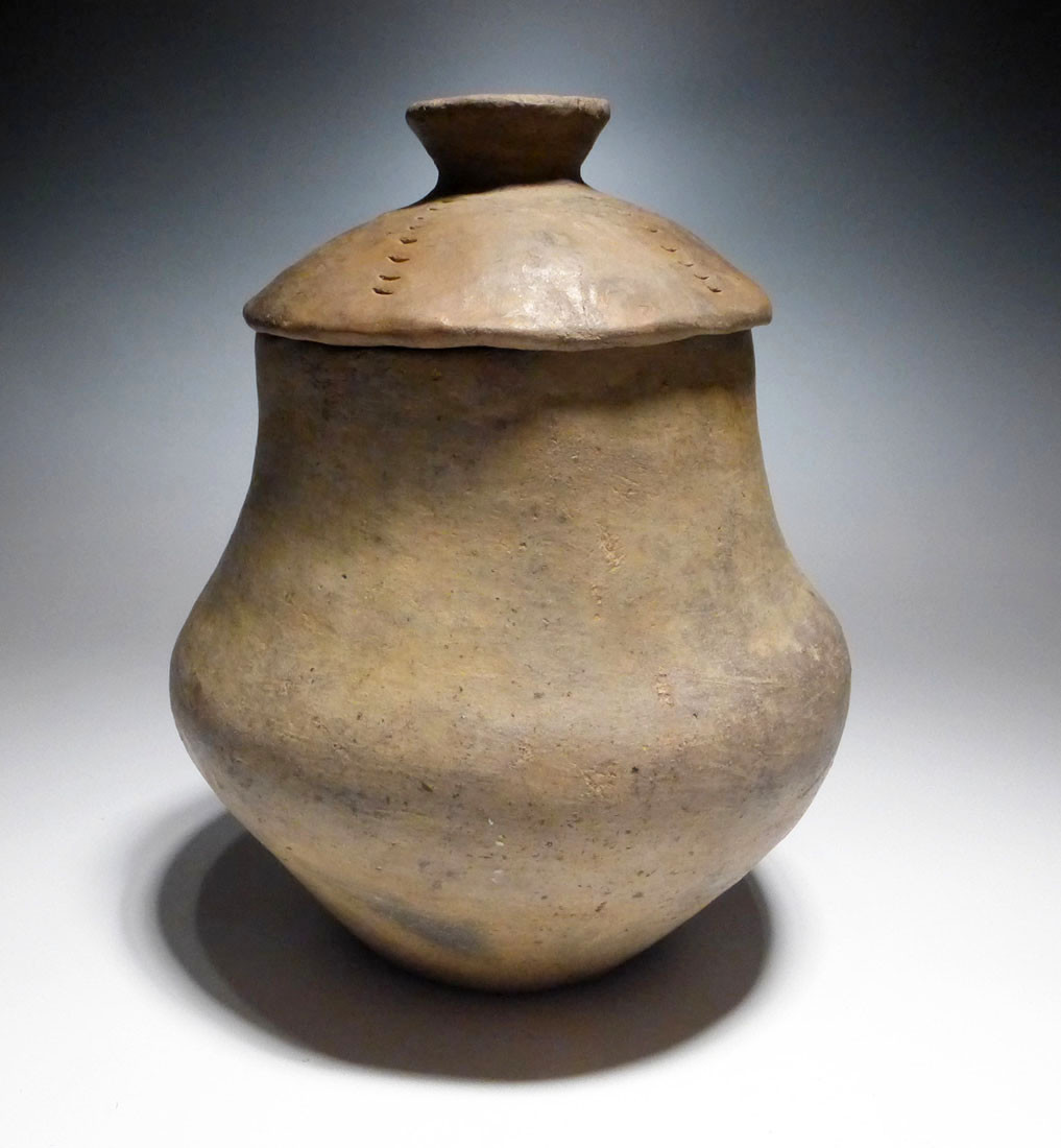 MOST UNIQUE OF THE COLLECTION - BRONZE AGE PRESTIGE CLASS CERAMIC URN WITH LID FROM THE URNFIELD LUSATIAN CULTURE *URN46